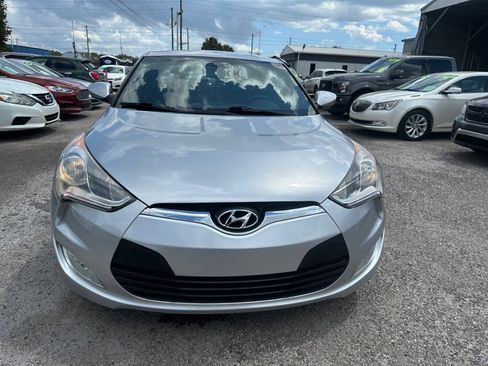 Used 2016 Hyundai Veloster w/ Option Group 03 FWD image 2
