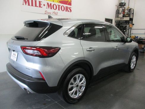 Used 2023 Ford Escape Active image 7