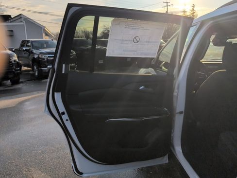 New 2026 Chevrolet Traverse LT w/ Midnight/Sport Edition image 24