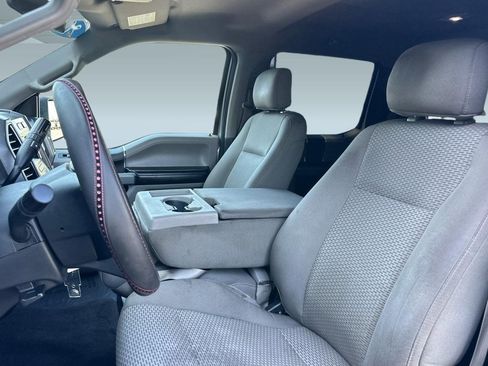 Used 2016 Ford F150 XLT image 5