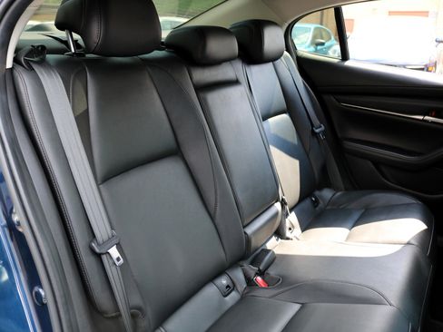 Used 2021 MAZDA MAZDA3 s image 37