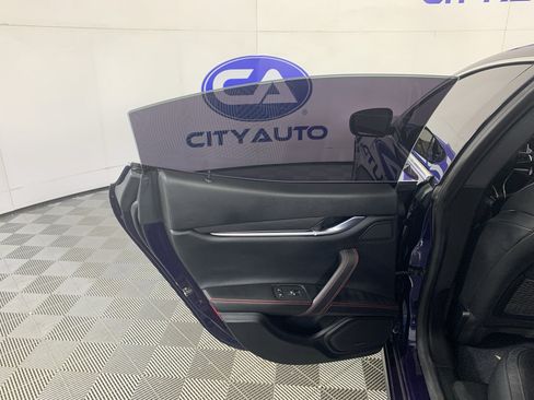 Used 2017 Maserati Ghibli S image 30