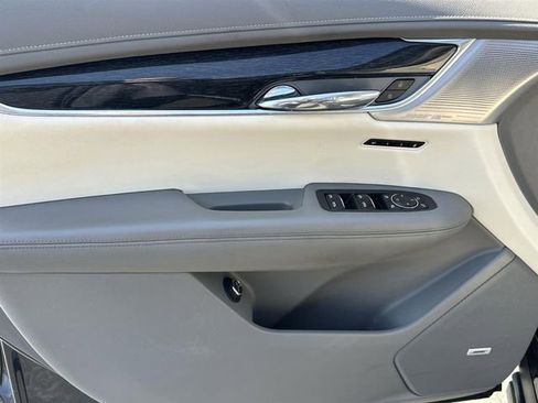 Used 2022 Cadillac XT6 Premium Luxury image 23
