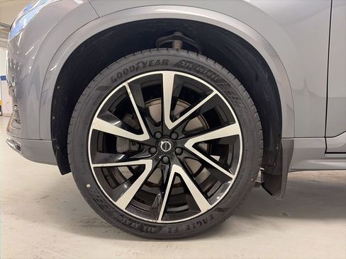 Used 2020 Volvo XC90 T6 Momentum w/ Protection Package AWD/4WD image 10