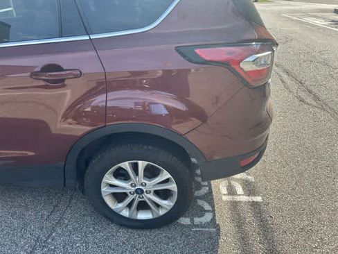 Used 2018 Ford Escape SE AWD/4WD image 14