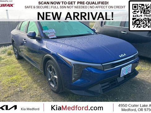 Used 2025 Kia K4 LXS FWD image 1