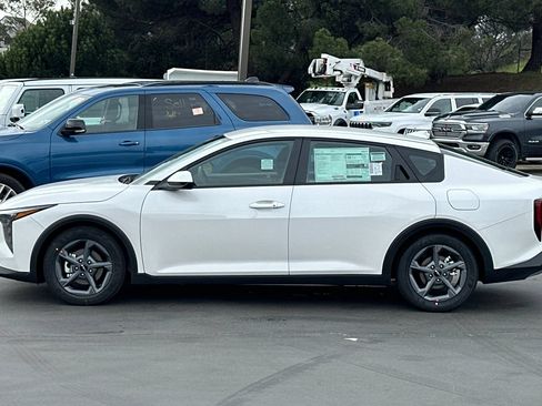 New 2026 Kia K4 FWD image 7