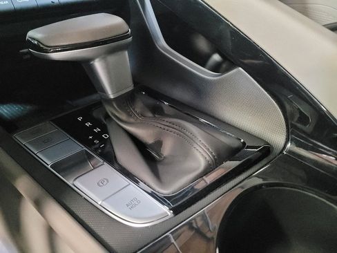 Used 2025 Hyundai Elantra SEL FWD image 26