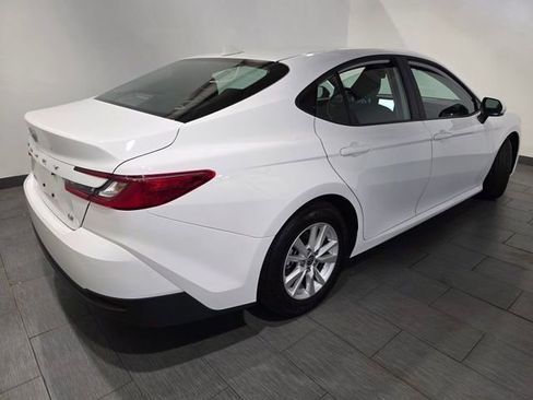 Used 2026 Toyota Camry LE FWD image 5