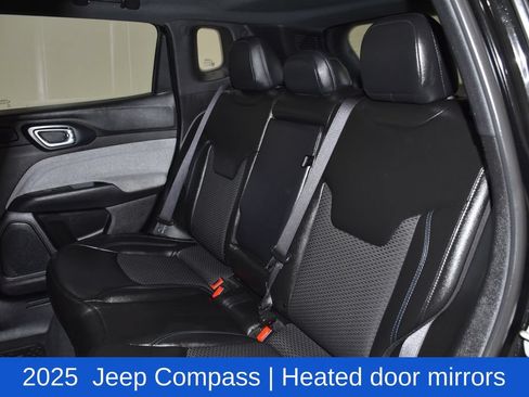 Used 2025 Jeep Compass Latitude w/ Sun & Sound Group AWD/4WD image 29