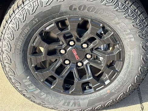 New 2026 GMC Canyon Elevation w/ Convenience Package RWD image 10
