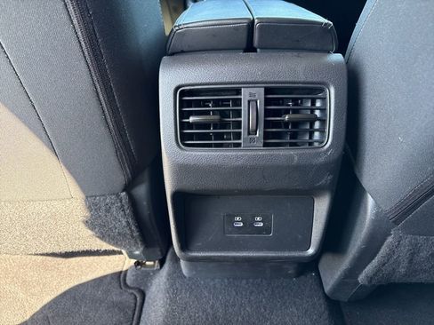 Used 2025 Nissan Rogue SV image 25