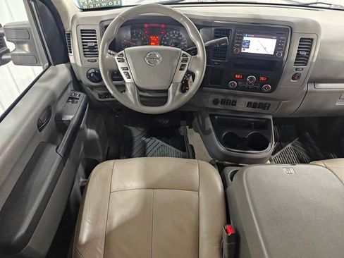 Used 2019 Nissan NV 3500 SL RWD image 3
