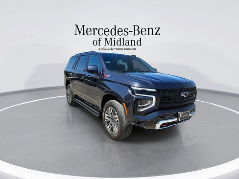 Used 2025 Chevrolet Tahoe Z71 AWD/4WD image 2