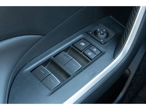 Used 2025 Toyota RAV4 XLE image 28