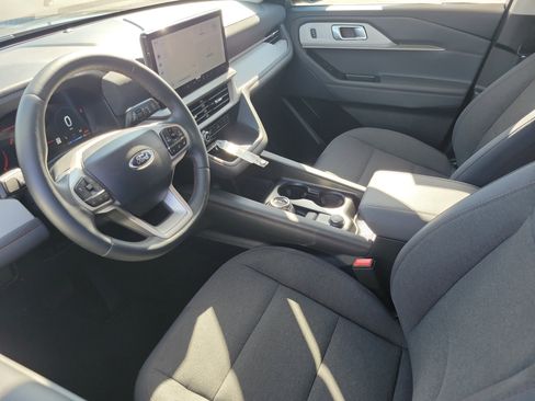 Used 2026 Ford Explorer Active RWD image 3