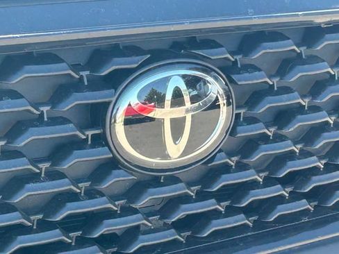 Used 2024 Toyota Corolla Cross LE FWD image 11