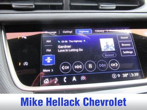 Used 2025 Cadillac XT5 Premium Luxury image 10