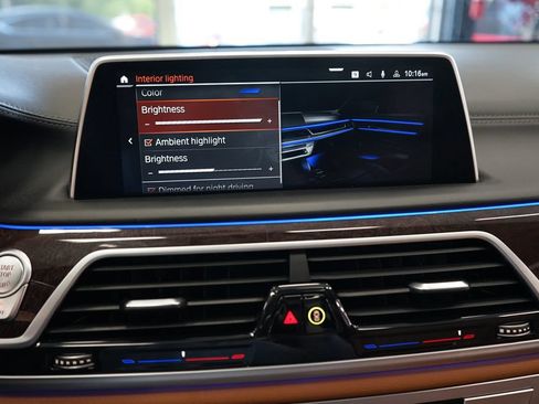 Used 2022 BMW 750i xDrive w/ Executive Package AWD/4WD image 47