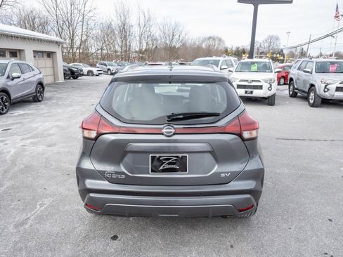 Used 2024 Nissan Kicks SV image 10