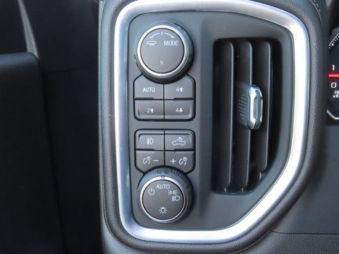 Used 2021 Chevrolet Silverado 1500 RST image 28