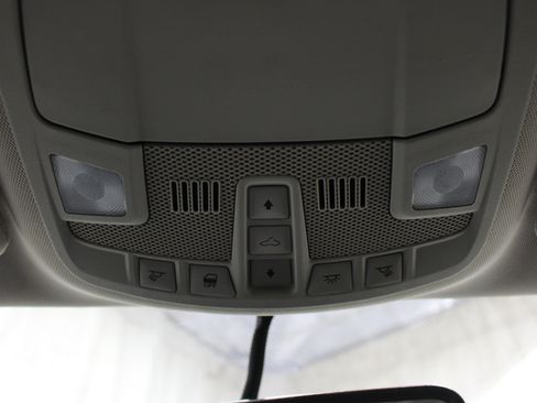 Used 2016 Ford Fusion SE w/ Equipment Group 202A FWD image 17