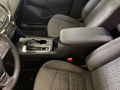 Used 2024 Chevrolet Equinox LT image 44