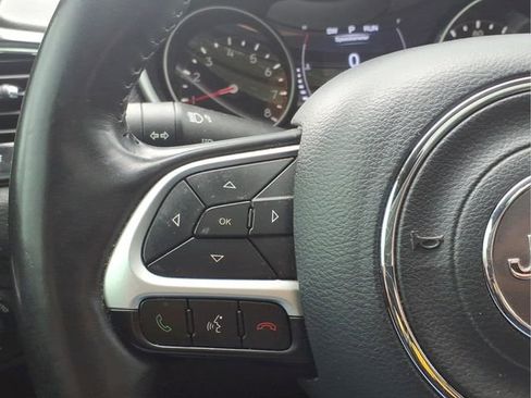 Used 2018 Jeep Compass Latitude AWD/4WD image 14