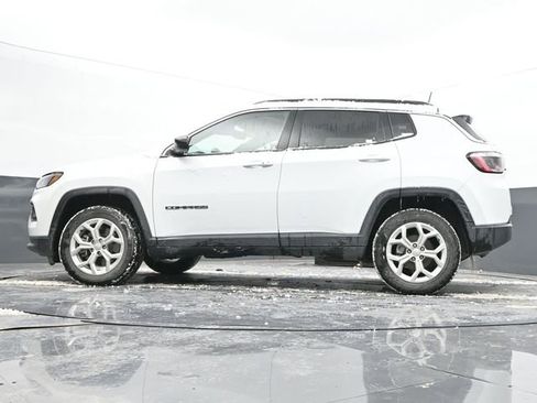 Used 2024 Jeep Compass Latitude image 44