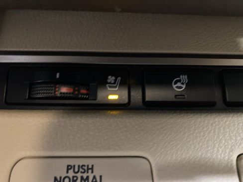 Used 2018 Lexus ES 300h image 27