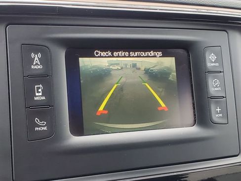 Used 2017 Chrysler Pacifica Touring image 23