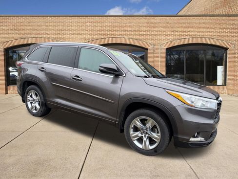 Used 2016 Toyota Highlander Limited image 2