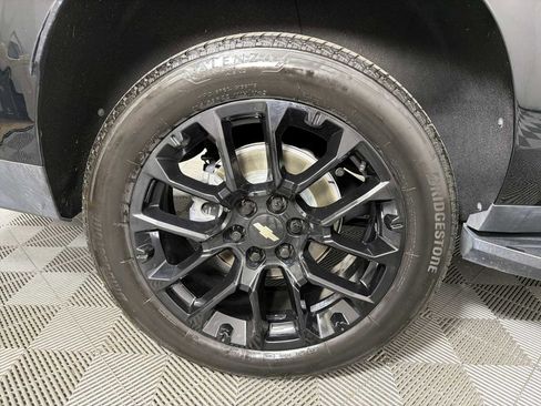 Used 2023 Chevrolet Suburban LS RWD image 15