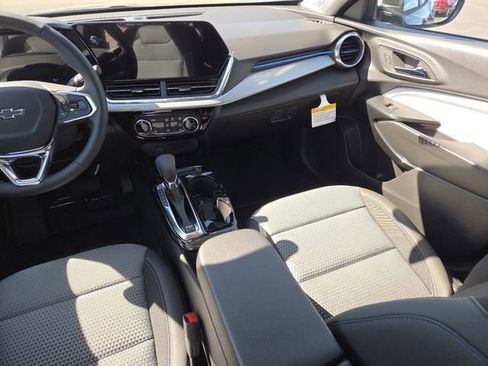 New 2026 Chevrolet Trax LT w/ Driver Confidence Package FWD image 30