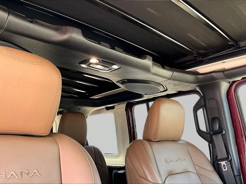 Used 2021 Jeep Wrangler Unlimited Sahara AWD/4WD image 14