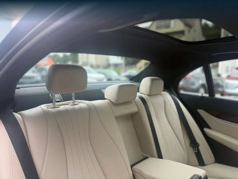 Used 2019 Mercedes-Benz E 300 4MATIC image 32