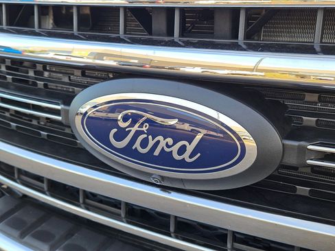 Used 2022 Ford F350 Lariat w/ Lariat Ultimate Package image 9