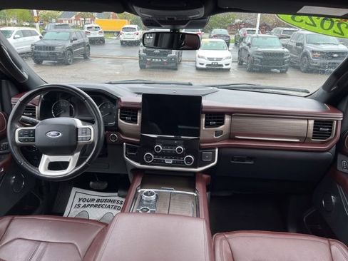 Used 2023 Ford Expedition Limited AWD/4WD image 17