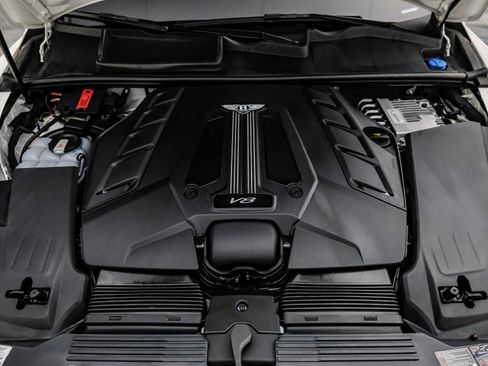 Used 2019 Bentley Bentayga image 3