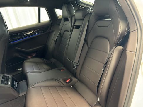 Used 2025 Porsche Panamera 4 image 37