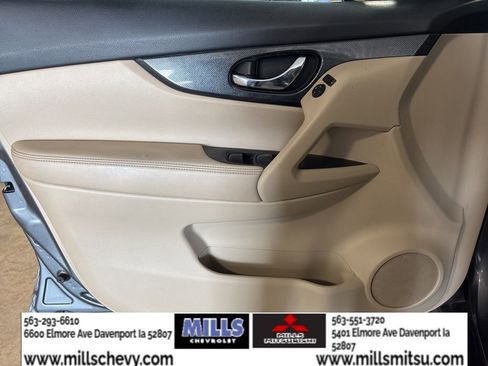 Used 2015 Nissan Rogue SL image 9