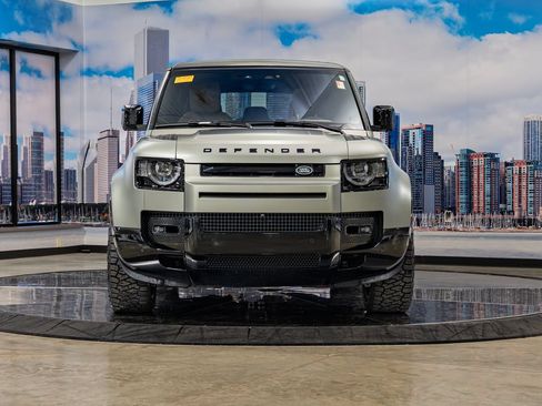 Used 2025 Land Rover Defender 110 X-Dynamic SE AWD/4WD image 3