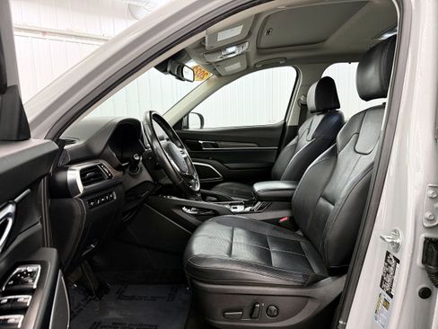 Used 2022 Kia Telluride EX w/ EX Premium Package image 5