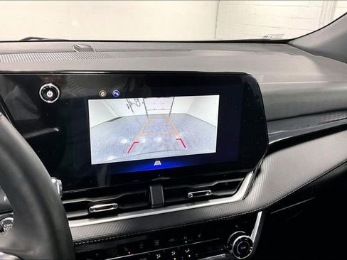 Used 2025 Chevrolet Equinox LT FWD image 14