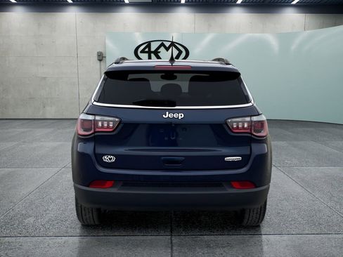 Used 2018 Jeep Compass Latitude w/ Popular Equipment Group FWD image 4