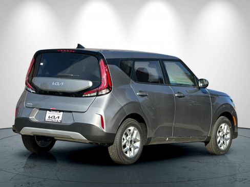New 2025 Kia Soul LX image 4