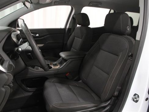 Used 2023 GMC Acadia SLE image 5