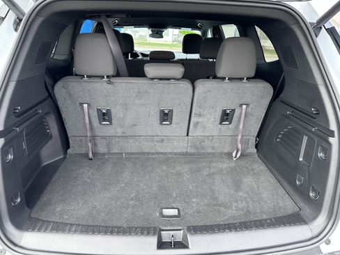 Used 2025 GMC Acadia Elevation image 13