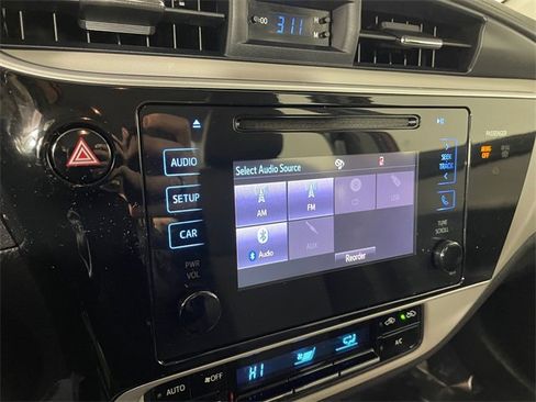 Used 2017 Toyota Corolla L image 7