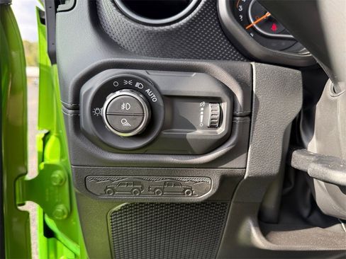 New 2025 Jeep Gladiator Rubicon w/ Convenience Group image 17